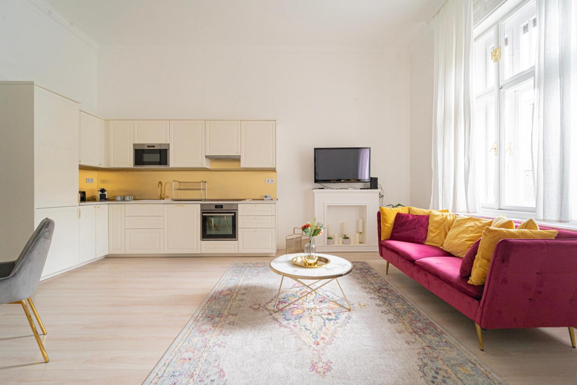 Luxury By Castle District, Free Parking Apartment